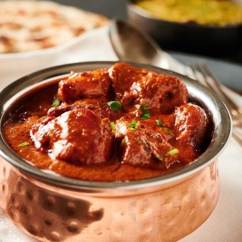 Tikka Chicken, Restaurant Chicken, Rogan Josh, Pre Cooked Chicken, Tandoori Masala, Lamb Curry, Indian Chicken, Indian Recipe, Chicken Tikka Masala