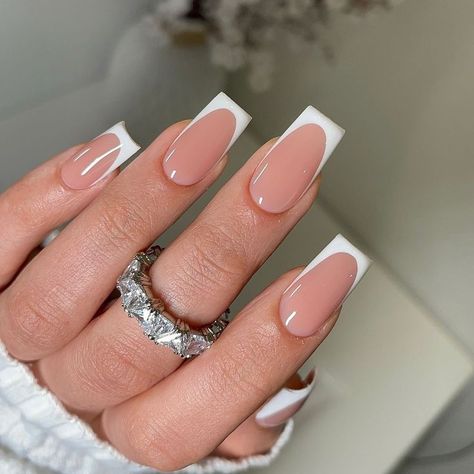 By @elennailedit End Of Summer Nails Ideas, End Of Summer Nails, Nails Ideas Simple, Summer Nails Ideas, Witch Nails, August Nails, Simple Fall Nails, Acrylic Nail Set, Hard Nails