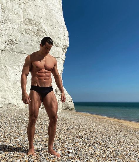 Summer In England, Youtube Workout Videos, Pietro Boselli, Youtube Workout, Hard Men, Swimwear Model, Italian Beauty, Wet Dreams, Italian Men