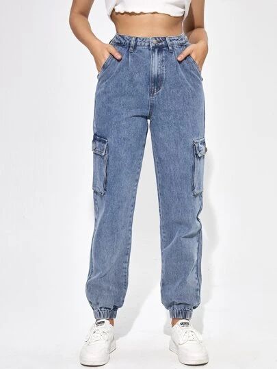 Flap Detail Cargo Jogger Jeans | SHEIN USA Pantalones Mom Jeans, Pantalones Mom, Moon Jeans, Flap Pocket Cargo Jeans, Blue Cargo Jeans, Pretty Dresses Casual, Cargo Outfit, Outfits Con Jeans, Jeans Outfit Women