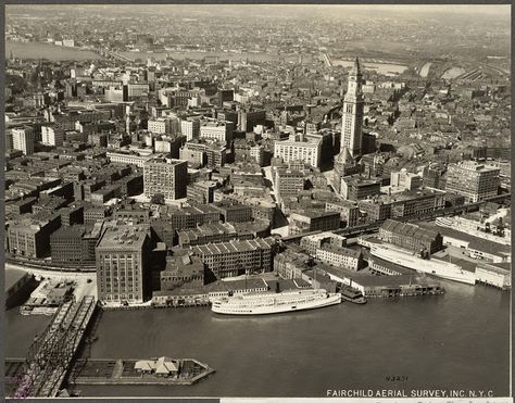 vintage everyday: Boston 90 Years Ago – 49 Amazing Aerial Pictures Show the Face of Massachusetts in the 1920s Boston Architecture, Boston Park, Boston History, Park Square, Downtown Boston, Boston Strong, Outdoors Tattoo, Aerial Photograph, Boston Public Library