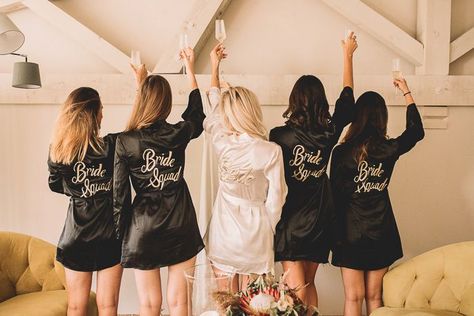 Diy Wedding Hangers, Fun Bridal Party Photos, Getting Ready Robes, Asian Inspired Wedding, Matching Bridesmaids, French Bohemian, Wedding Portrait Poses, Patras, Bride Shower