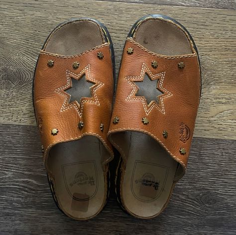 Brown 90s Doc marten sandals with star shaped cut out Doc Marten Sandals, Doc Martens Sandals, 90s Sandals, Hippie Fits, Vintage Sandals, Doc Marten, Funky Shoes, Aesthetic Fits, Aesthetic Shoes