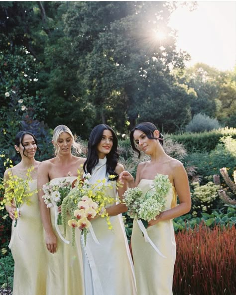 Green Bridesmaid Dresses Bouquet, Yellow And Green Bridesmaid Dresses, Different Shade Bridesmaid Dresses, Bridesmaids Aesthetic, Spring Wedding Aesthetic, Bridesmaid Flower Crown, Late Summer Wedding, Wedding Yellow, March Wedding