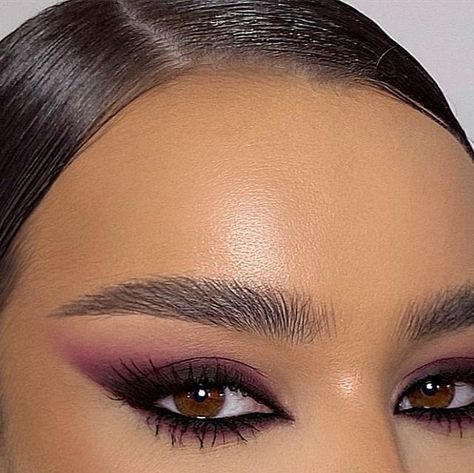 𝐁𝐀𝐁𝐘- 𝗯𝘆 𝗟𝗼𝗿𝗿𝗮𝗶𝗻𝗲 ®️ on Instagram: "Baby Eyeshadow Palette using “lava” shade for this plum smokey & Hollywood lashes" Plum Makeup Look, Hollywood Lashes, Plum Makeup, Instagram Baby, Lorraine, Eyeshadow Palette, Plum, Makeup Looks, Lashes