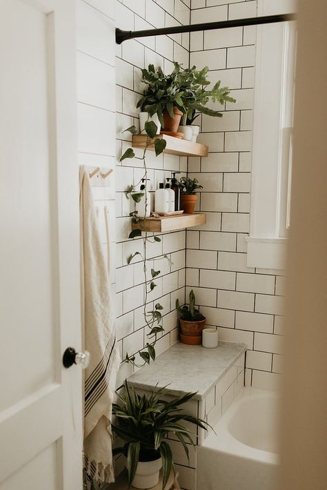 Design Interior Baie, White Bathroom Furniture, Decor Studio, Bathroom Images, Boho Bathroom, Shower Shelves, Shower Remodel, White Bathroom, White Decor