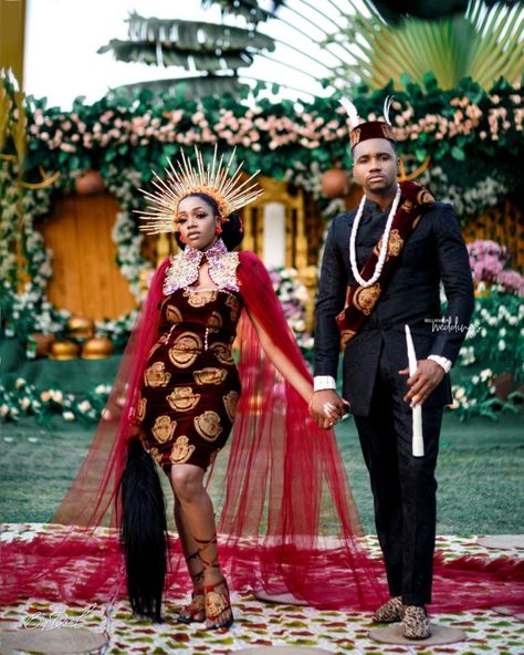 We are Totally Here for This Igbo Traditional Wedding Styled Shoot Igbo Wedding Dress, Igbo Traditional Wedding, Igbo Bride, Anniversary Outfit, Igbo Wedding, African Traditional Wedding Dress, Nigerian Bride, Traditional Wedding Attire, Style Africain