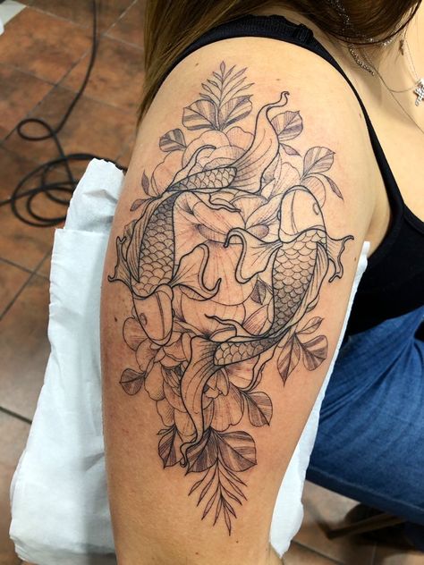 Pisces Arm Tattoo, Koi Fish Tattoo On Arm, Koi Fish Shoulder Tattoo, Koi Fish Arm Tattoo, Sleeve Ideas For Women Tattoo, Pisces Koi Fish, Pisces Fish Tattoo, Sternum Tats, Pisces Fish Tattoos