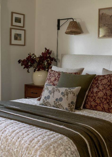 Cottage interiors bedroom