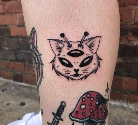 Trippy Tattoo Ideas, Trippy Cat, Trippy Tattoo, Black And Gray Tattoos, Alien Cat, Timeless Tattoo, Alien Tattoo, Aesthetic Tattoo, Celebrity Tattoos