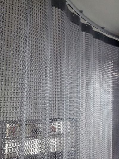 Anodized aluminum chain link curtain is increasingly used in indoor and outdoor applications. There are three main reasons why anodized chain link curtain is so popular. First, anodized aluminum has superior corrosion resistance, wear resistance and paint primers and glues Curtains To Go, Curtain Room Divider, Movable Walls, Steel Curtain, Drop Cloth Curtains, Metal Curtain, Metal Screen, Beaded Curtains, Curtains With Rings