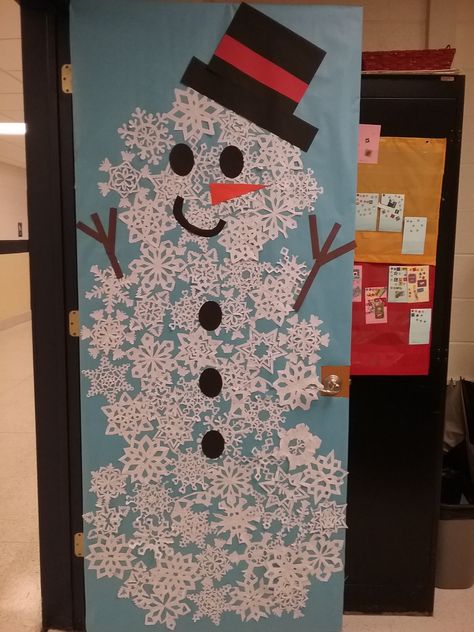 Classroom Snowman Door, Snow Themed Door Decorations, Snowflake Door Decor, Classroom Door January, January School Door Ideas, Winter Door Decorations Classroom Simple, Winter Teacher Door Ideas, Snowflake Door Decorations Classroom, Snowman Classroom Door Ideas