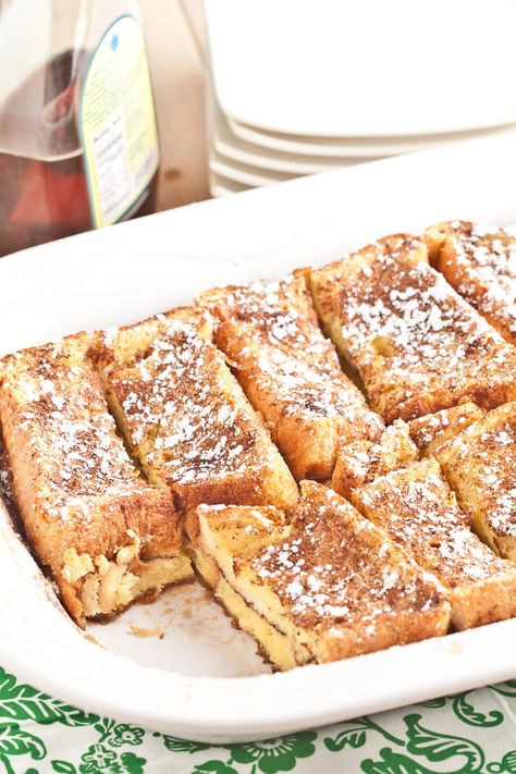 The Best French Toast Casserole Recipe also happens to be an easy overnight dish that can be completely prepared ahead of time. This is a jackpot breakfast bake that'll become a fast favorite among your family and friends. Texas French Toast, Best French Toast, French Toast Casserole Recipes, Pane Dolce, Texas Toast, French Toast Bake, What's For Breakfast, French Toast Casserole, Breakfast Bake