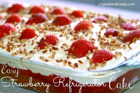 easy strawberry refrigerator cake Strawberry Refrigerator Cake, Refrigerator Cake, Fridge Cake, Strawberry Cake Easy, Strawberry Cake Recipes, Dessert Aux Fruits, Easy Strawberry, Strawberry Cakes, Strawberry Desserts