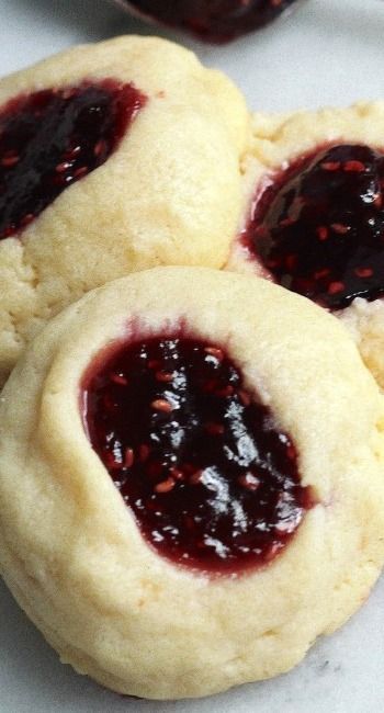 Cheesecake Thumbprint Cookies, Package Cookies, Thumbprint Cookies Recipe, Oreo Dessert, Raspberry Cheesecake, Thumbprint Cookies, Oreo Cheesecake, Easy Cookie Recipes, 5 Ingredient