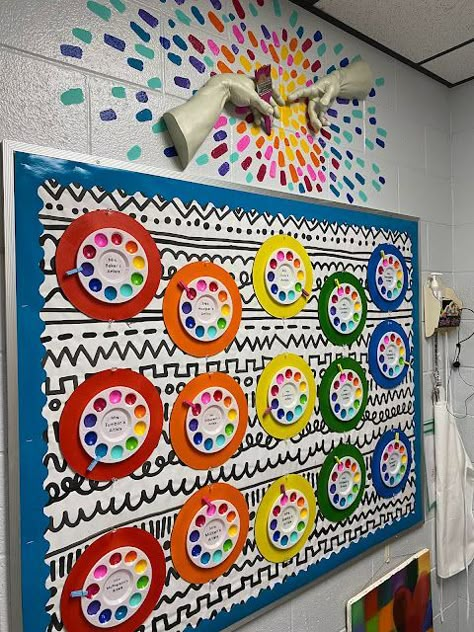 Sketchbook Storage Ideas, Art Classroom Organization, Elementary Art Classroom, Art Bulletin Boards, Art Classroom Management, Elementary Art Rooms, Teachers Room, Cassie Stephens, Teacher Projects