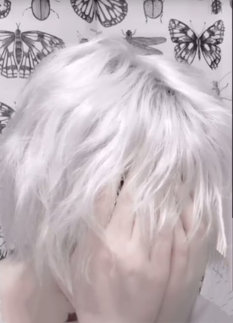 White Hair Aesthetic Male Faceless, Short White Hair Aesthetic Faceless, White Short Hair Aesthetic, White Fluffy Hair Boy, White Haired Boy Aesthetic, White Haired Vampire Male, Short White Hair Men, Alt White Hair, Short Fluffy White Hair