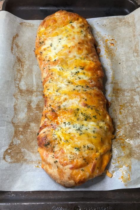 Buffalo Chicken Stromboli - What's Mom Cookin' Stromboli Dough Recipe Homemade, Recipes Using Buffalo Sauce, Stromboli Filling Ideas, Buffalo Chicken Stromboli, Stromboli Dough Recipe, Chicken Stromboli, Stromboli Dough, Spicy Buffalo Sauce, Buffalo Chicken Rolls