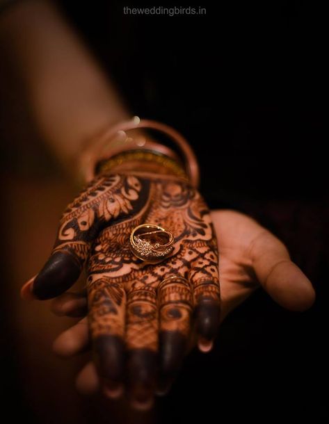 And then, "She got a piece of jewellery she never intends to take off." Indian Engagement Rings, Indian Engagement Photos, Engagement Ring Photography, Indian Engagement Ring, Wedding Ring Photography, Indian Engagement, Wedding Birds, Perfect Wedding Ring, Henna Stain