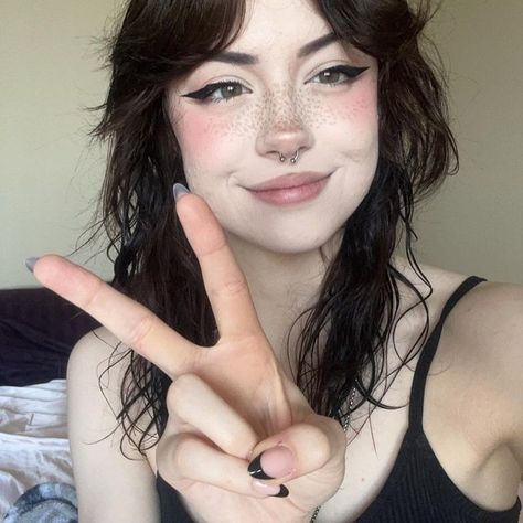 Hannah Owo, Future Girlfriend, Edgy Makeup, Alt Fashion, Anime Aesthetic, Aesthetic Icon, Pretty Woman, Hair Inspo, Beautiful People