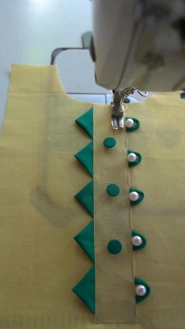 Chudi Neck Designs, Diy Belt For Dresses, Tips And Trick, Churidar Neck Designs, Easy Dress Sewing Patterns, Latest Blouse Designs Pattern, Sewing Tips And Tricks, Sewing Tricks, Bridal Gift Wrapping Ideas