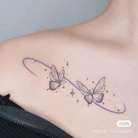 Butterfly Tattoo On Shoulder, Small Shoulder Tattoos, Minimal Tattoo Design, Chic Tattoo, Butterfly Tattoos For Women, Tasteful Tattoos, Petite Tattoos, Tatuaje A Color, Butterfly Tattoos