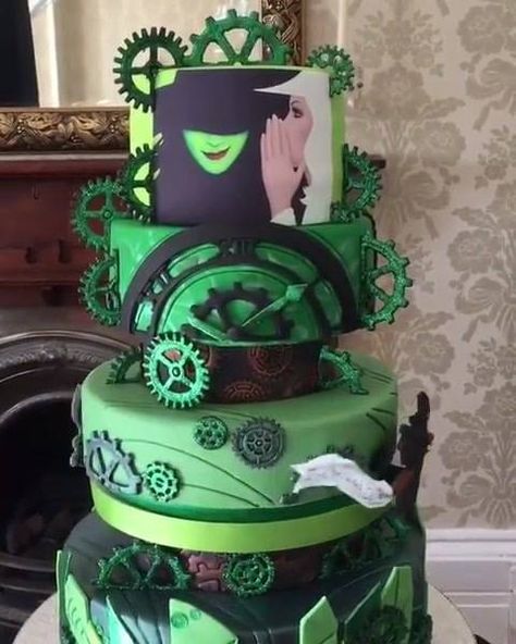 Broadway Sweet 16, Theatre Cake, Broadway Theme, Steampunk Tendencies, Wicked Musical, Cool Cake Designs, Crazy Cakes, Foodie Food, Halloween Cakes