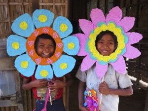 Spring Masks For Kids, Flower Mask For Kids, Claire Ritchie, Newspaper Art And Craft, Stage Backdrop Design, Mask Flower, Flower Props, Flower Mask, Masks For Kids