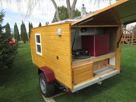 Diy Tiny Camper, Small Enclosed Trailer, Diy Teardrop Camper, Home Made Camper Trailer, Micro Camper Diy, Tiny Camper Trailer, Campsite Ideas, Diy Teardrop Trailer, Teardrop Trailer Plans