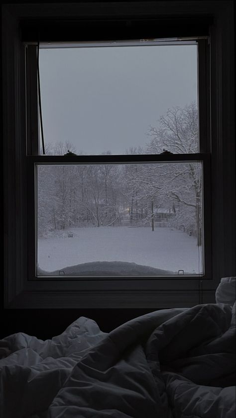 Cold Room Aesthetic, Cold Bedroom Aesthetic, Snowing Outside Window, Snow Outside Window, Winter Aesthetic Room, Winter Room Aesthetic, Cold Winter Aesthetic, Hyperpop Wallpaper, Snowy Window