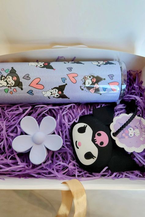 Kuromi Gift Basket, Kuromi Gift Ideas, Kuromi Gifts, Purple Kuromi, Flower Claw Clip, Sanrio Stuff, Hello Kitty Birthday Party, Personalised Gifts Handmade, Themed Gift Baskets