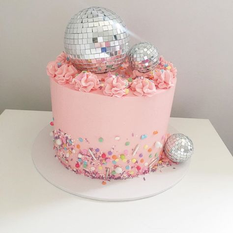 The Dessert Studio on Instagram: “Nothing like a disco ball to get the party started!!” Pink Vintage Cake, Disco Cake, Taylor Swift Birthday Party Ideas, Pink Birthday Cake, Disco Birthday Party, Taylor Swift Birthday, Ball Birthday, 13th Birthday Parties, Meringue Buttercream