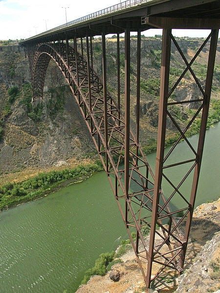 The Perrine Bridge, Twin Falls, Idaho Twin Falls Idaho, Yellowstone Vacation, Walkway Design, River Cabin, Railway Bridges, Scenery Photography, Arch Bridge, Visit Australia, Twin Falls