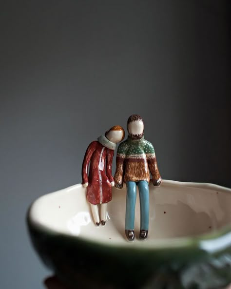 Mini Dolls Diy, Clay Bakery, Papier Mache Art, Ceramica Ideas, Modern Dollhouse Furniture, Pottery Handbuilding, Cup Crafts, Cement Crafts, Cerámica Ideas