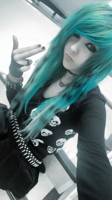 Princesa Emo, Emo People, 2000s Scene, Emo Scene Hair, Scene Girl, Scene Queens, Scene Outfits, Emo Kid, Emo Hair