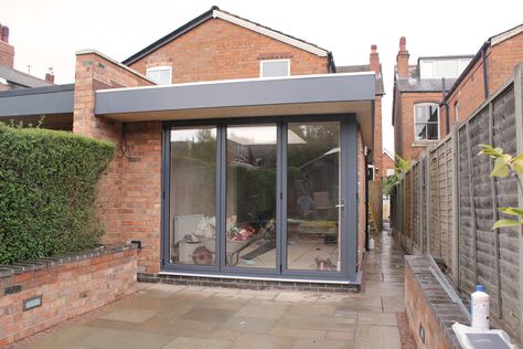 Rear Extension Ideas, Single Storey Rear Extension, Bungalow Extensions, Flat Roof Extension, Single Storey Extension, Outside View, Roof Extension, Room Extensions, Glass Extension