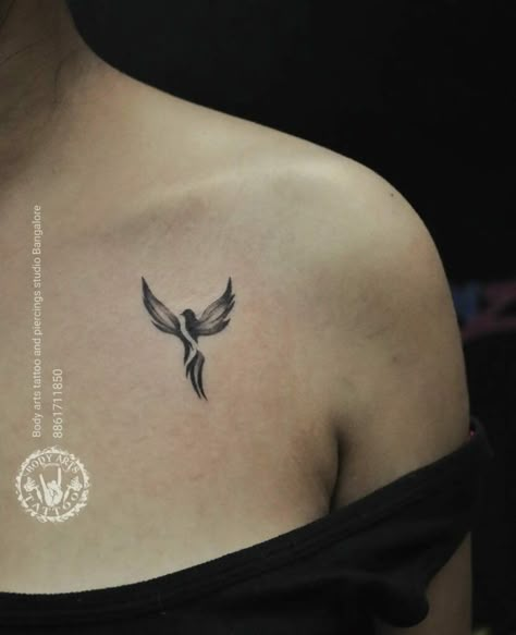 Phoenix Tattoo Collar Bone, Phoenix Collar Bone Tattoo, Tattoo Ideas Phoenix Design, Dainty Phoenix Tattoo, Small Phoenix Tattoos Simple, Phoenix Tattoo Feminine Small For Women, Phoenix Tattoo Minimalist, Phoenix Shoulder Tattoo, Small Phoenix Tattoos For Women