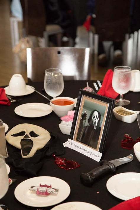 Ghostface Wedding, Scream Themed Movie Night, Scream Birthdays, Scream Themed Party, Scream Decoration, Ghostface Party, Halloween Pool Party, Ghostface Wallpaper Aesthetic, Scream Party