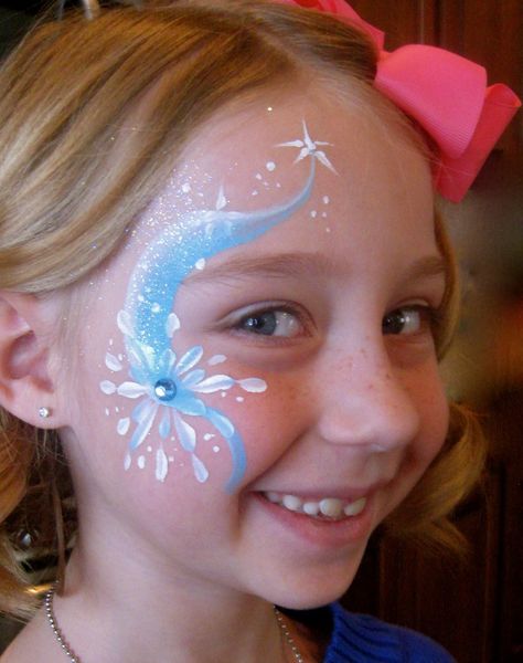 frozen face painting | Face painting frozen faces Frozen Face Paint, Carnaval Make-up, Frozen Makeup, Princess Face Painting, Christmas Face Painting, Frozen Face, Cheek Art, Painting Faces, Girl Face Painting