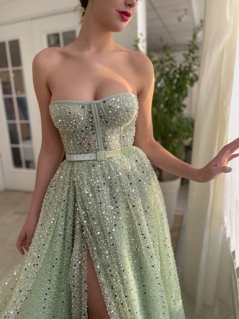 Formal Dresses for Women - Premium Formal Dresses - Lula Bridal – Page 2 Quinceanera Dresses Red, Purple Quinceanera Dresses, Sparkle Prom Dress, Black Quinceanera Dresses, Sparkly Prom Dress, Red Quinceanera Dresses, Quinceanera Dresses Blue, Green Tulle, Strapless Prom Dress