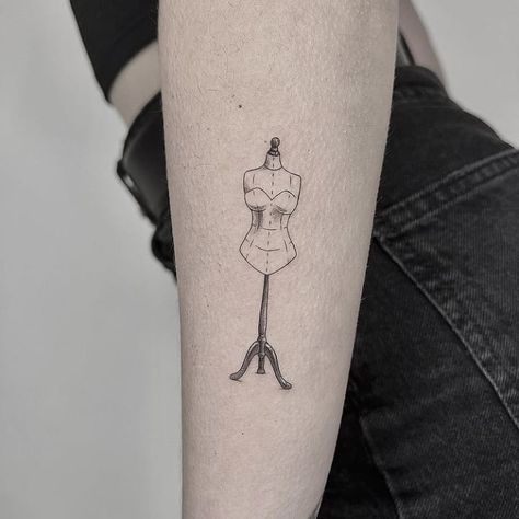 Fashion Designer Tatoos Ideas, Mannequin Tattoo Fashion, Sewing Themed Tatoos, Sewing Inspired Tattoos, Tattoos For Fashion Designers, Fashion Inspired Tattoos, Tattoo For Fashion Designer, Fashion Design Tattoo Ideas, Tailor Tattoo Ideas