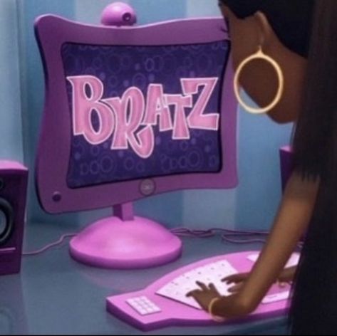 Black Bratz Doll, Girl Blogging, Bratz Girls, Doll Aesthetic, Pink Y2k, Pinturas Disney, Bratz Doll, Girls Cartoon Art, Just Girly Things