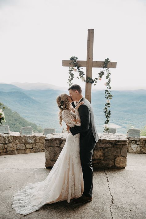 Wedding At Pretty Place Chapel, A Pretty Place Chapel, Pretty Place Wedding South Carolina, Christian Elopement Ideas, The Pretty Place Chapel Wedding, Christian Marriage Photography, Mountain Wedding Aesthetic, Pretty Place Chapel Wedding, Pretty Place Wedding