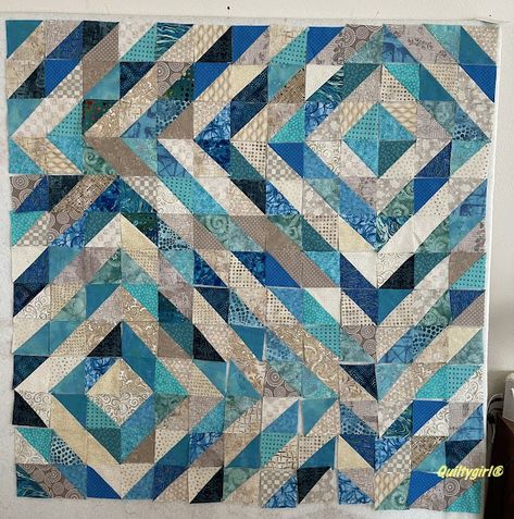 Alycia Quilts - Quiltygirl: Teal Aqua Rainbow Scrap Challenge Red And Teal Quilts, Blue And Teal Quilts, Teal And Gray Quilts, Teal Quilt Ideas, Teal Quilts Ideas Color Combos, Quilt Basics, Aqua Quilt, Turquoise Quilt, Quilt Colors