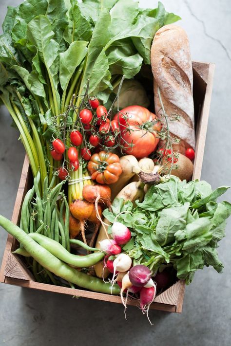 Farm Produce Photography, Fresh Produce Photography, Groceries Photography, Leafy Green Salad Recipes, Grocery Photography, Veggies Photography, Veggie Photography, Spring Food Photography, Best Salads Ever