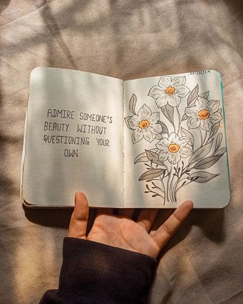 Instagram @_artistic.n Skechtbook Ideas, Pretty Doodles, 2024 Journal, Mini Art Journal, Bullet Journal Quotes, Bullet Journal Paper, Bulletin Journal Ideas, Journal Diy, Diy Journal Books