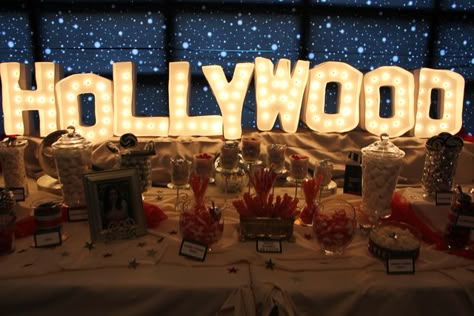 SWEET 16 HOLLYWOOD GLAMOUR PARTY | CatchMyParty.com Hollywood Food Ideas, Red Carpet Party Theme Decoration, Diy Hollywood Sign, Sweet 16 Hollywood Theme, Hollywood Party Favors, Hollywood Glamour Party, Hollywood Sweet 16, Hollywood Prom, Hollywood Birthday Parties