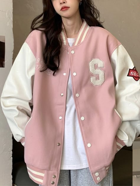 Varsity Outfit, Baseball Jacket Outfit, Pink Korean, Varsity Jacket Outfit, College Uniform, Jacket Outfit Women, Varsity Jackets, Quick Outfits, Easy Trendy Outfits