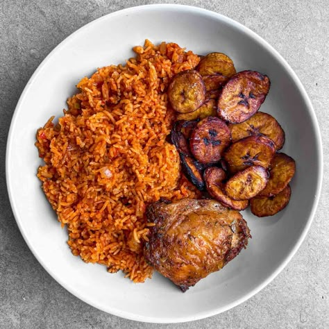 My Mum’s Jollof Rice - Zena's Kitchen Jollof Rice Recipe, Nigeria Food, Ghanaian Food, African Recipes Nigerian Food, Plantain Recipes, Recipe Art, Nigerian Recipes, African Cooking, Jollof Rice