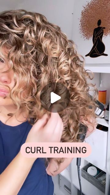 Curl By Curl Haircut, Train Curly Hair, Training Curly Hair, How To Take Care Of Curls, How To Train Your Curls Natural Hair, Training Curls, How To Wear Curly Hair, How To Get Your Curl Pattern Back, Plump Method Curls